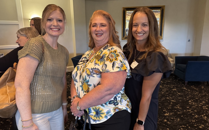 Guest Lori Cool, member Lisa Rush and Guest Noelle Scott